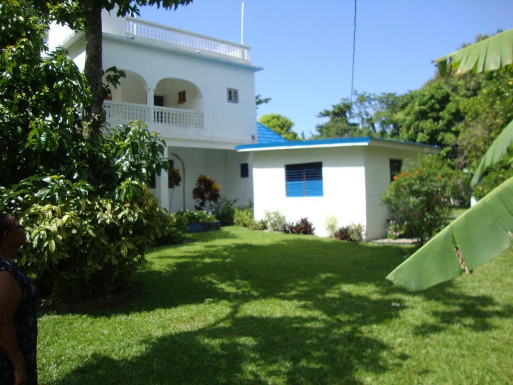 By The Sea Vacation Home And Villa بورت أنطونيو الغرفة الصورة