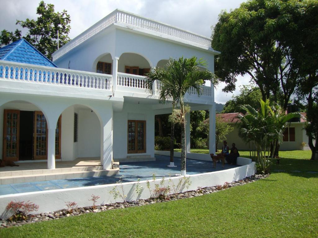 By The Sea Vacation Home And Villa بورت أنطونيو الغرفة الصورة