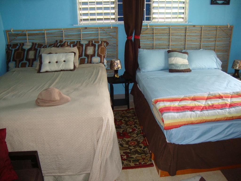 By The Sea Vacation Home And Villa بورت أنطونيو الغرفة الصورة