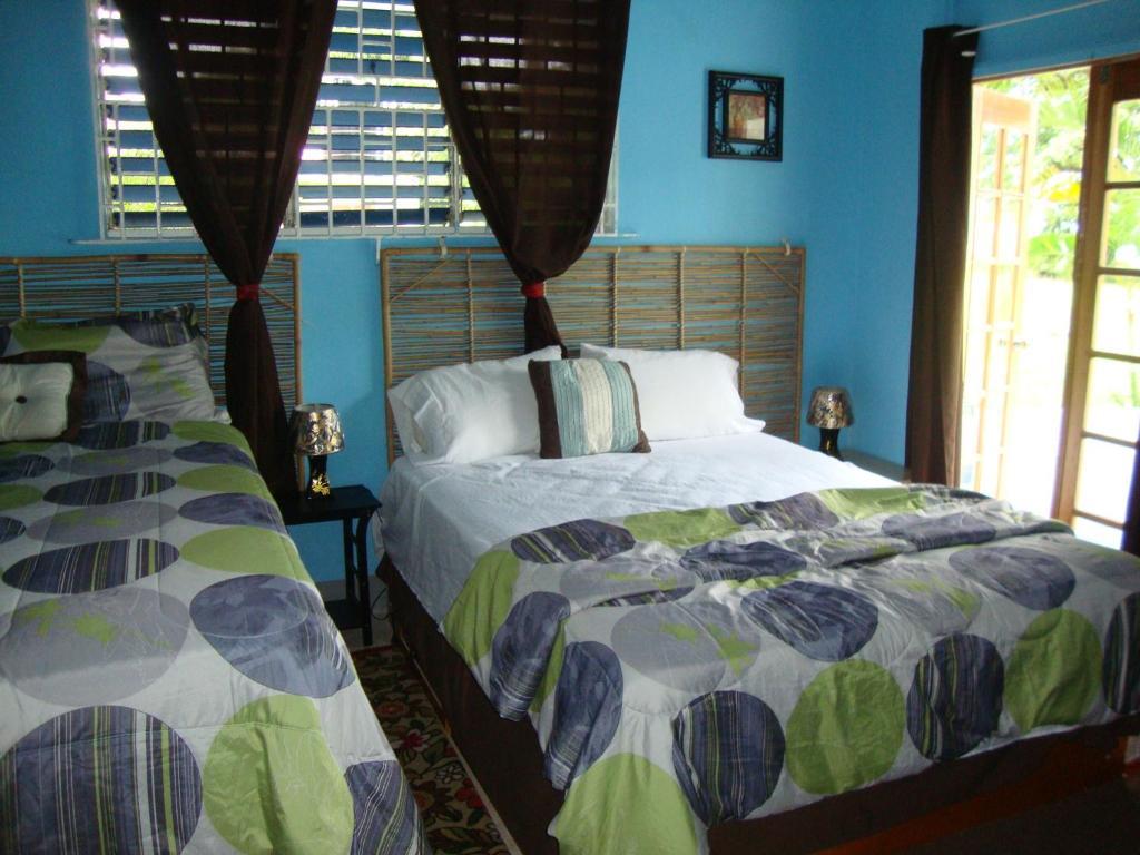 By The Sea Vacation Home And Villa بورت أنطونيو الغرفة الصورة