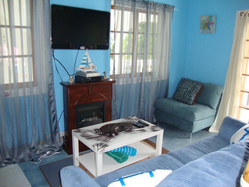 By The Sea Vacation Home And Villa بورت أنطونيو الغرفة الصورة